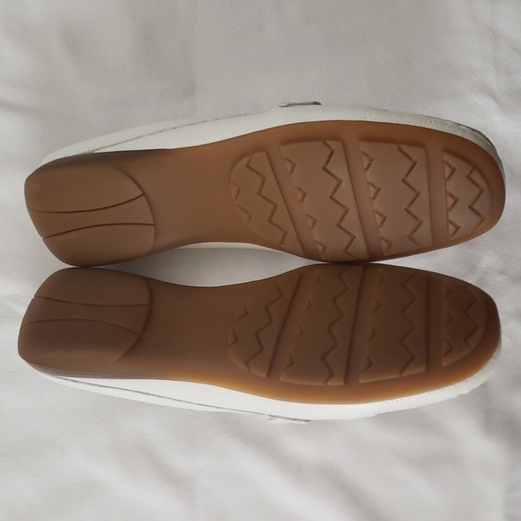 Shoes - Picture 2 of 6